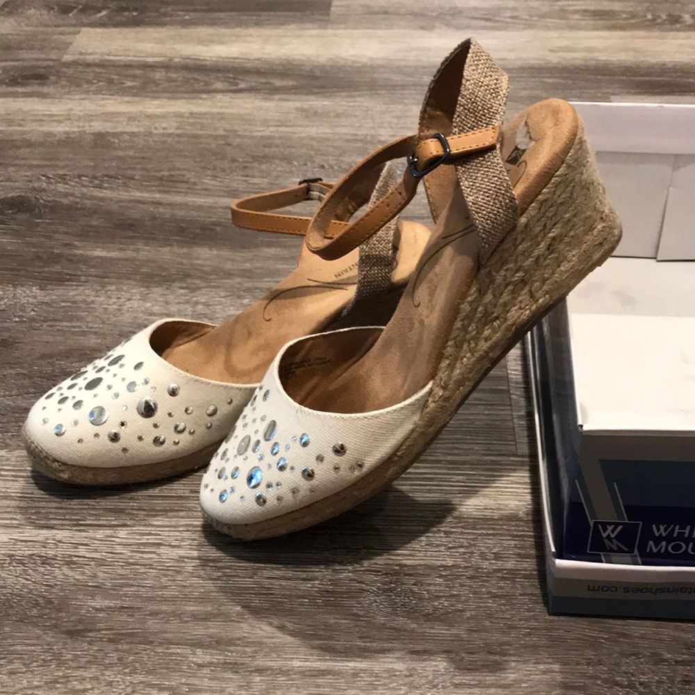 White Mountain wedge sandal